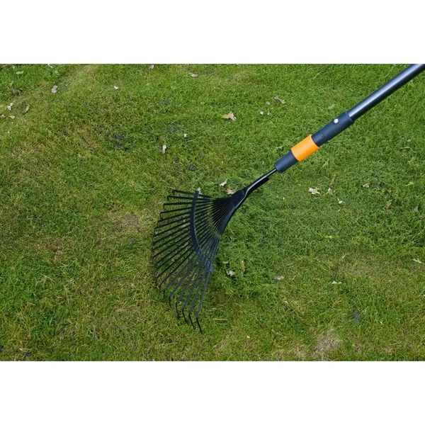 Fiskars QuikFit Fächerbesen – Bild 2