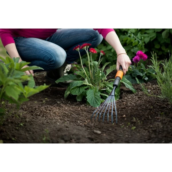 Fiskars QuikFit Kleinfächerbesen – Bild 2