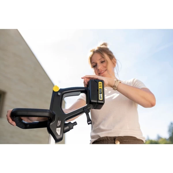 Kärcher Akku-Terrassenreiniger PCL 3-18 Battery Set, Hartbodenreiniger – Bild 4