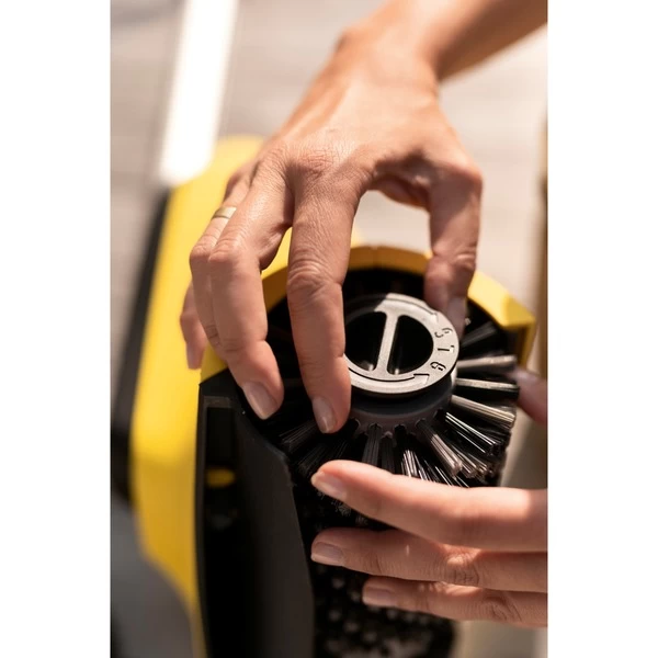 Kärcher Akku-Terrassenreiniger PCL 3-18 Battery Set, Hartbodenreiniger – Bild 5